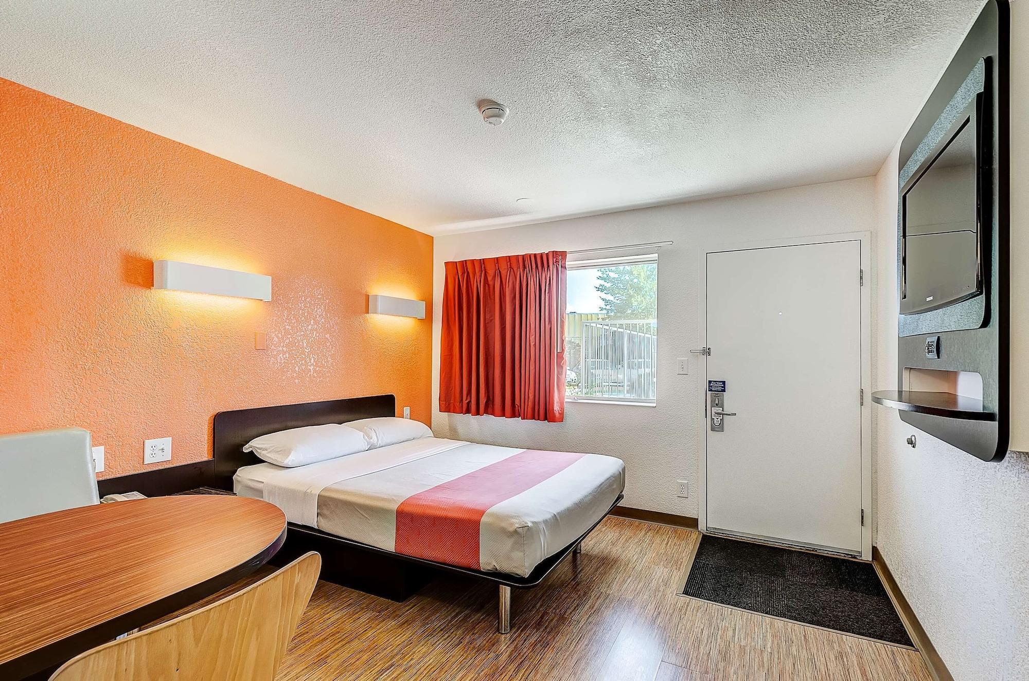 Park Inn By Radisson, Торнтон Экстерьер фото